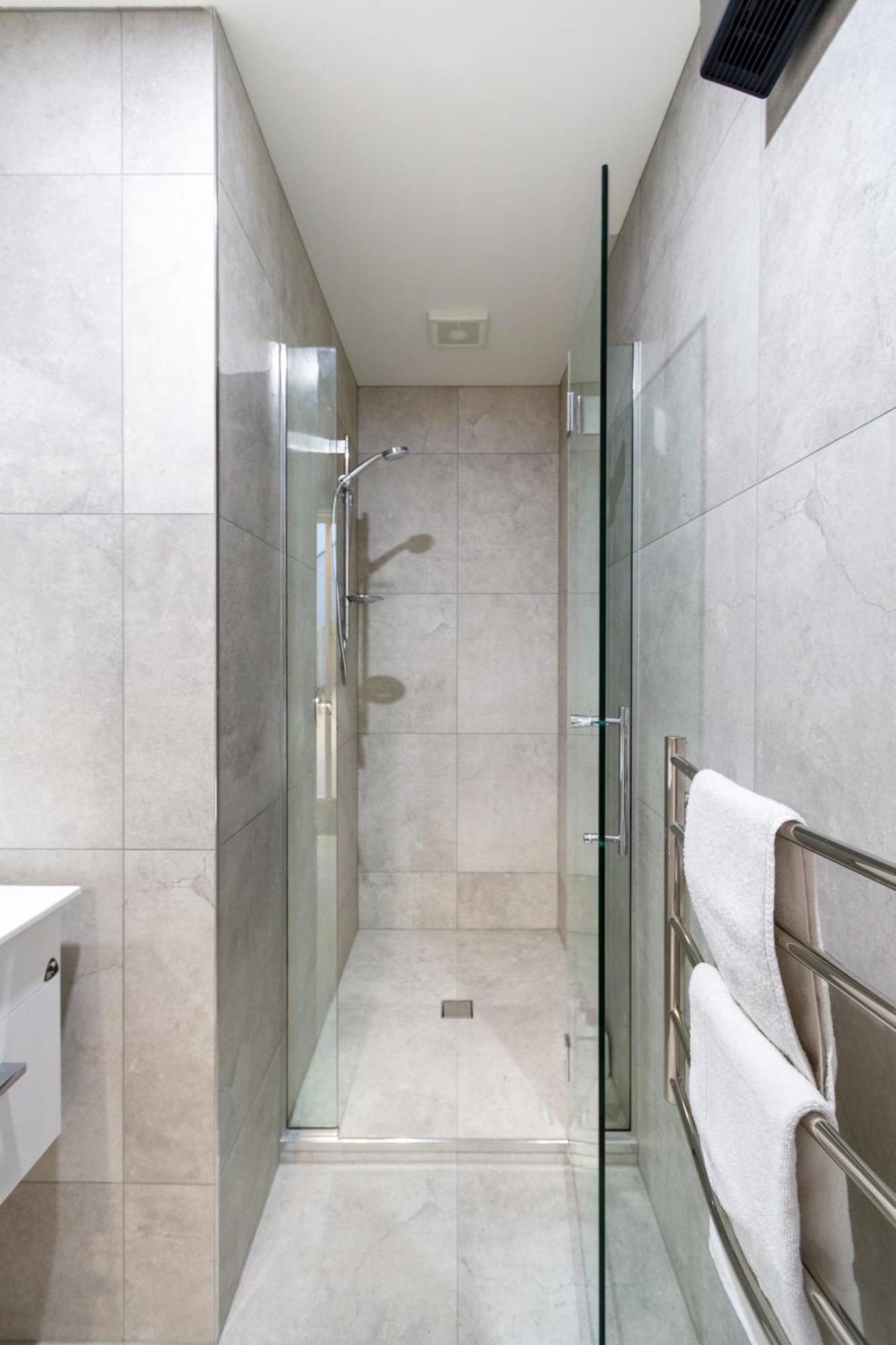 2 Bed, 2 Bath W Sofa Bed - Great Cafes Nearby Apartment Christchurch Luaran gambar