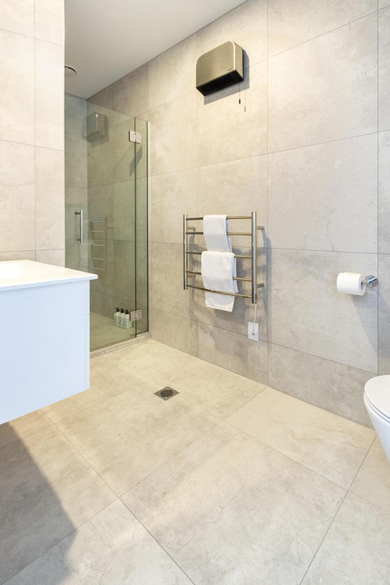 2 Bed, 2 Bath W Sofa Bed - Great Cafes Nearby Apartment Christchurch Luaran gambar